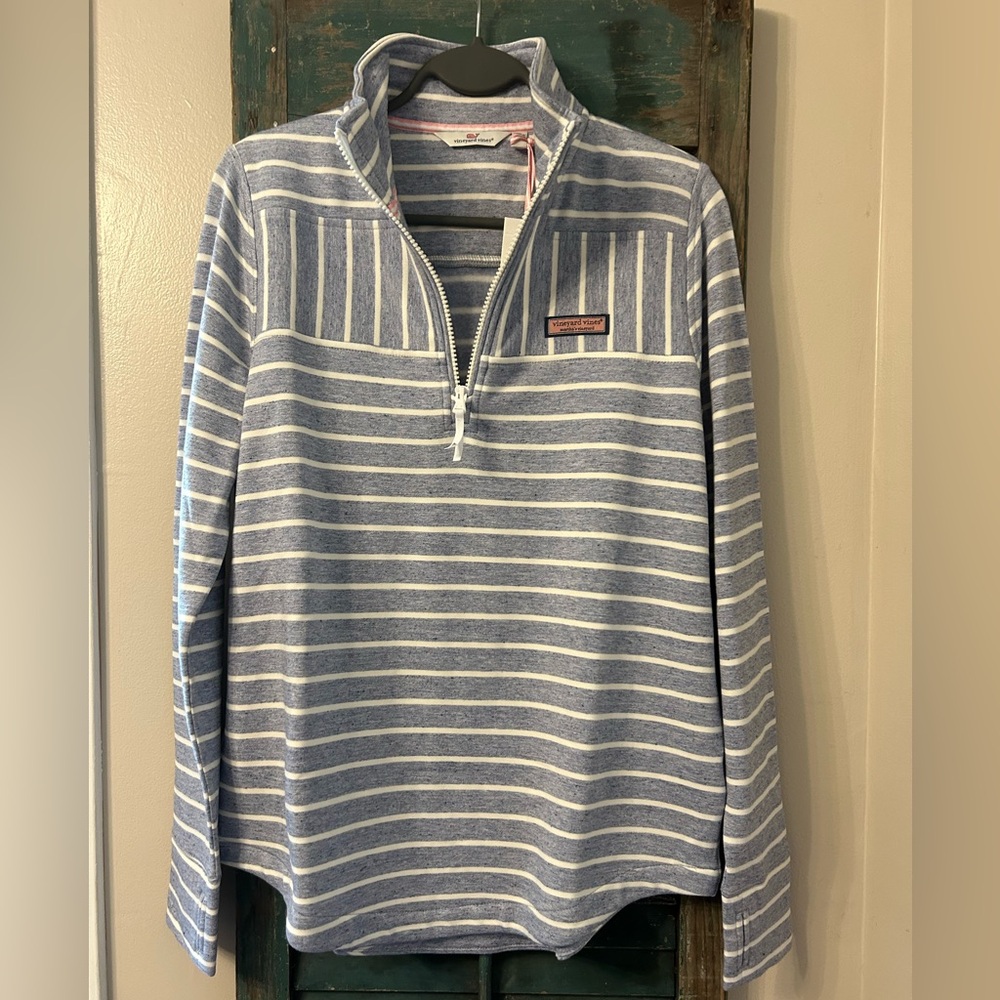 Vineyard vines shep shirt brand new with tags size small fleece inside